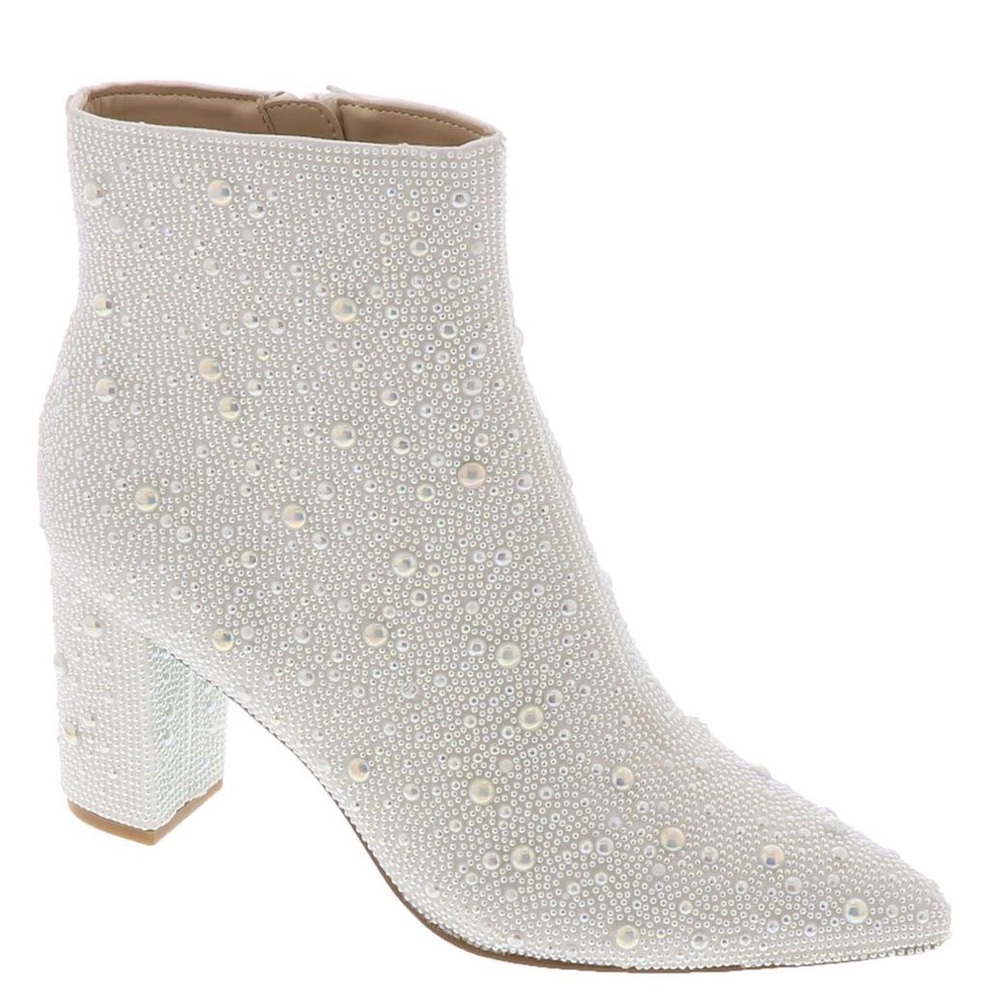 Betsey Johnson Cady Pearl Boots 7.5 NWT